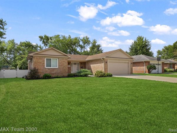 44001 S Umberland Circle , Canton Township, Mi 48187