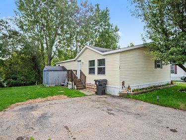 163 Scarlet Oak Court , Oxford Township, Mi 48371