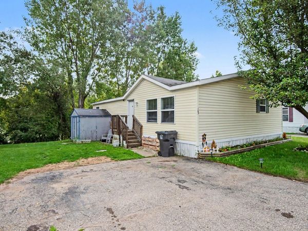 163 Scarlet Oak Court , Oxford Township, Mi 48371