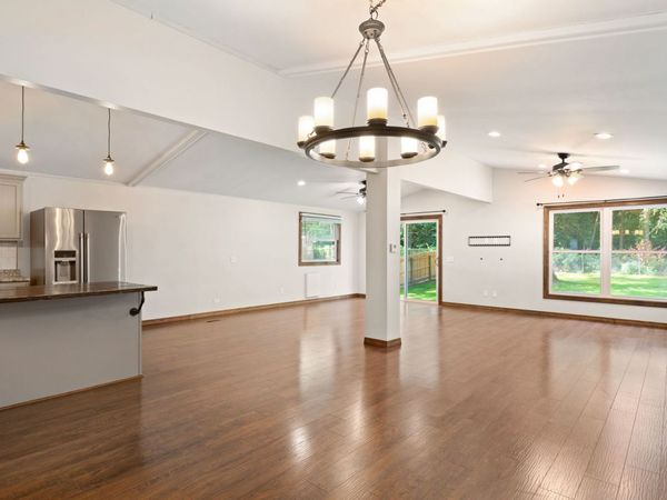 514 Walnut Court , Le Claire, IA 52753