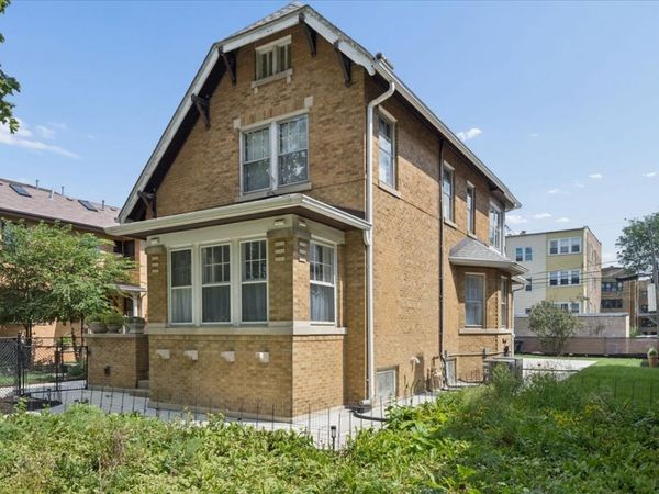 4821 N Harding Avenue, Chicago, IL 60625