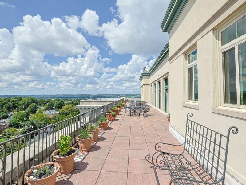 3900 Rose Hill Avenue, Unit 801B, Cincinnati, OH 45229 Photo 64