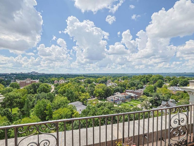 3900 Rose Hill Avenue, Unit 801B, Cincinnati, OH 45229 Photo 70