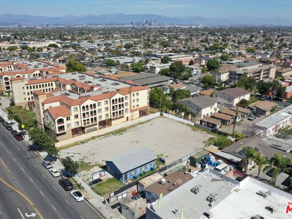 6200 Crenshaw Boulevard, Los Angeles, CA 90043