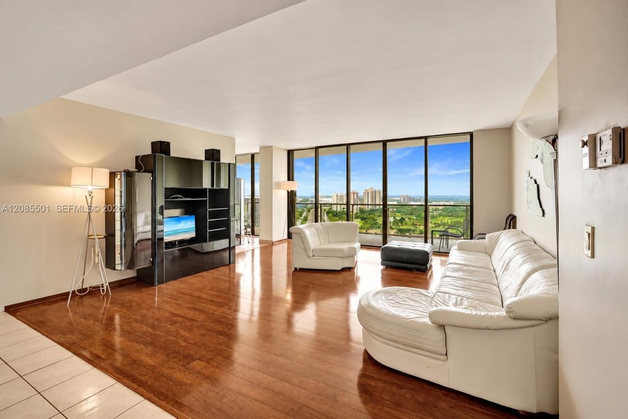 19500 Turnberry Way, Unit 23C, Aventura, FL 33180 Photo