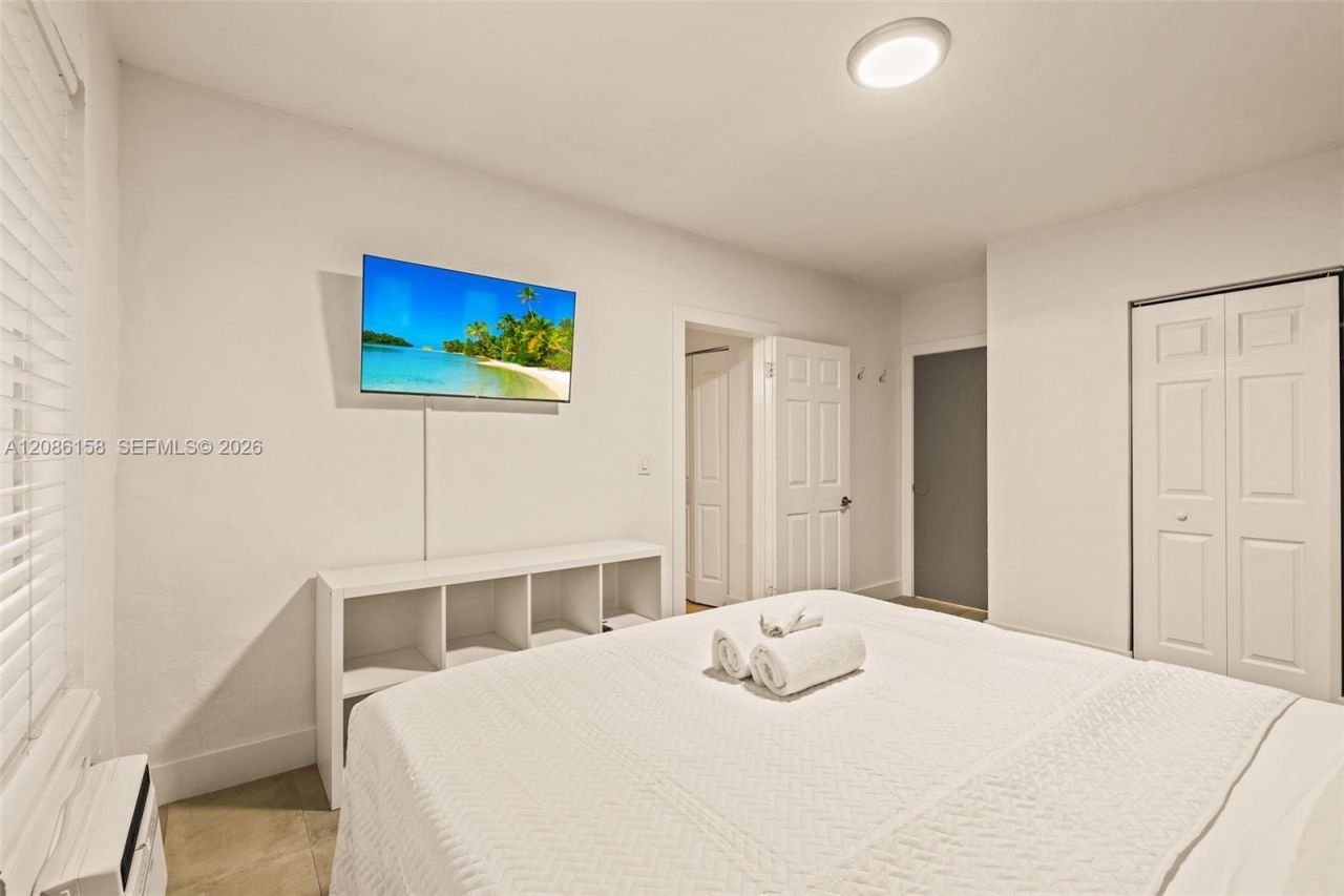 7340 Harding Ave, Unit 1, Miami Beach, FL 33141 Photo
