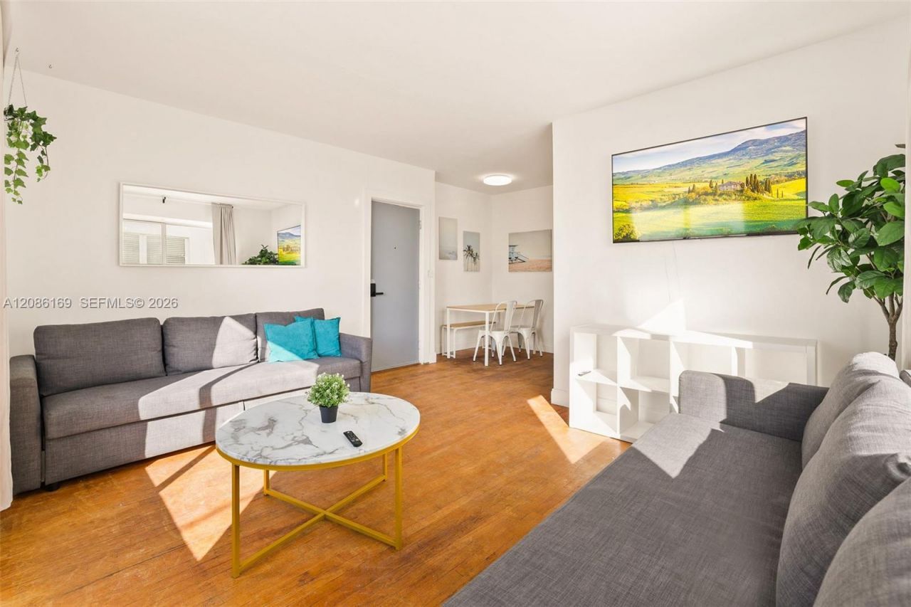 7340 Harding Ave, Unit 17, Miami Beach, FL 33141 Photo