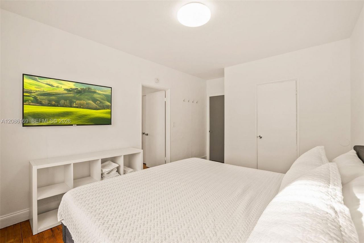 7340 Harding Ave, Unit 17, Miami Beach, FL 33141 Photo