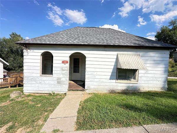 1218 Walnut Street , Hannibal, MO 63401