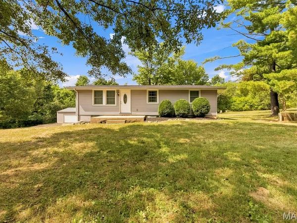 419 N Lindsey Road, Winfield, MO 63389