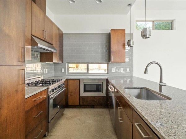 2501 E 9th ST, Austin, TX 78702