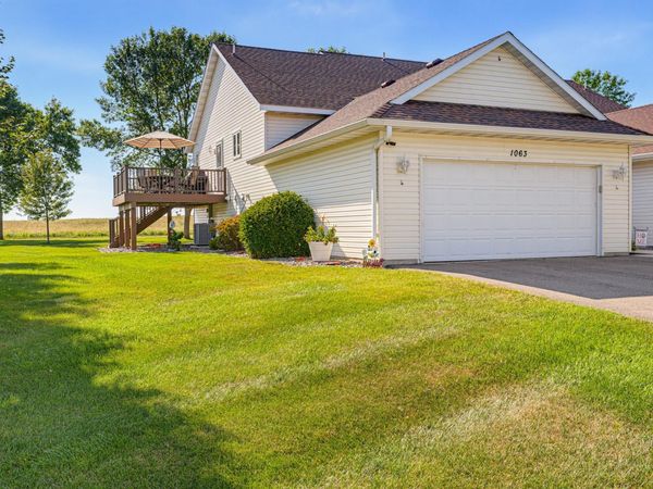 1063 Prairie View Drive SW, Hutchinson, MN 55350
