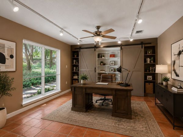 340 MUSTANG CIR, Hollywood Park, TX 78232