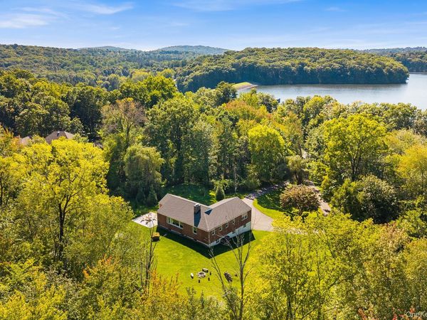 14 Lake Road , Katonah, NY 10536