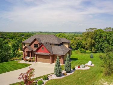 5705 Glen Oaks Drive, Fort Calhoun, NE 68023