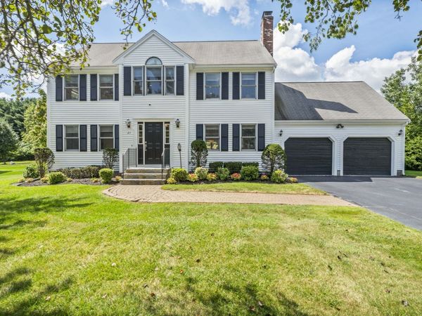 27 Sparrow Rd, Stoughton, MA 02072