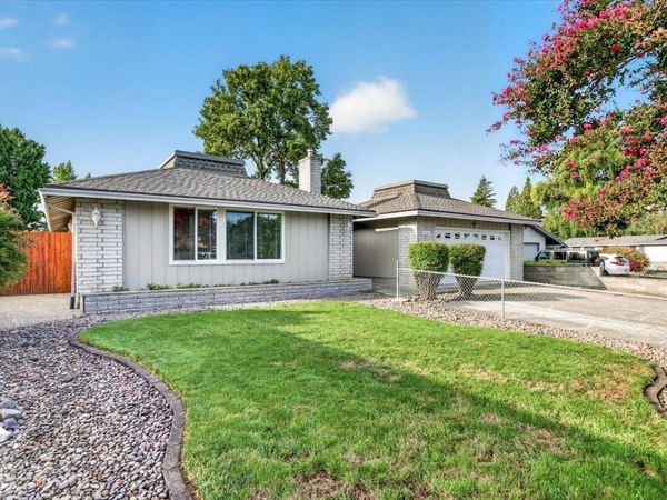 616 Hemlock Avenue, Central Point, OR 97502