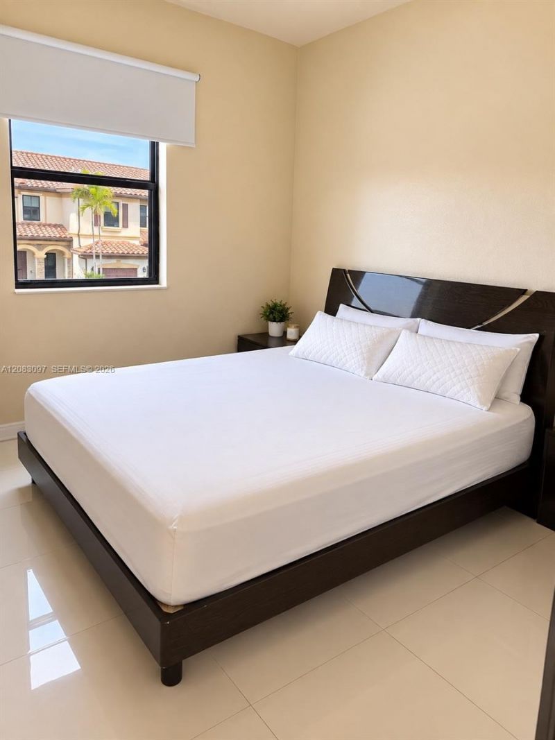 3375 W 90th Ter, Unit 3375, Hialeah, FL 33018 Photo