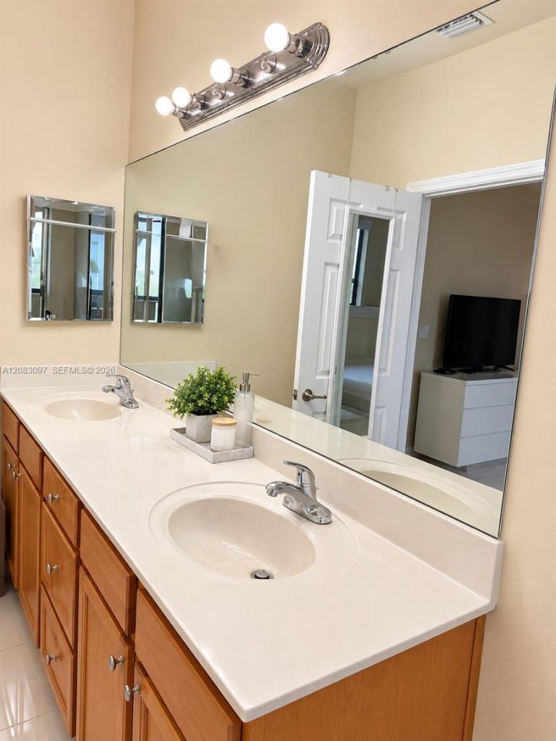 3375 W 90th Ter, Unit 3375, Hialeah, FL 33018 Photo