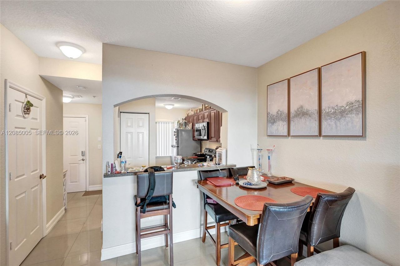7985 NW 8th St, Unit 104A, Miami, FL 33126 Photo