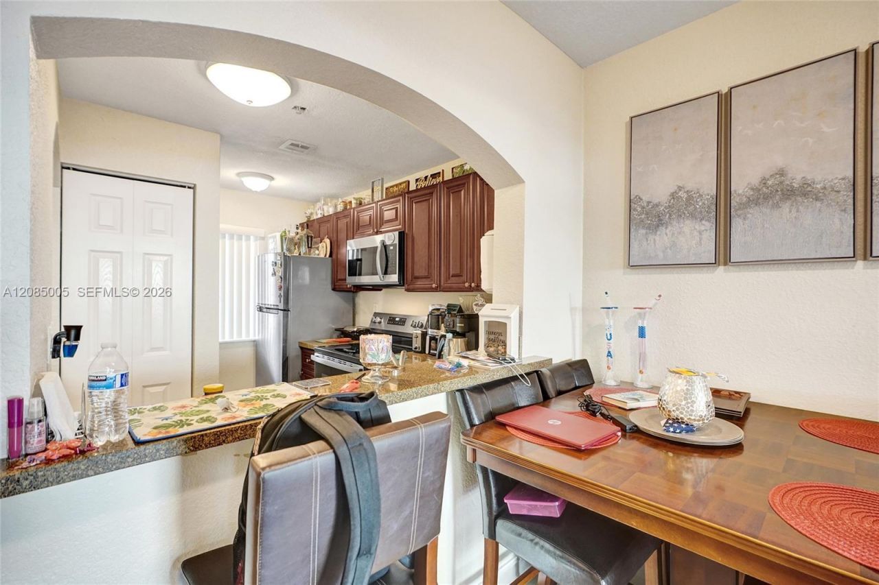 7985 NW 8th St, Unit 104A, Miami, FL 33126 Photo