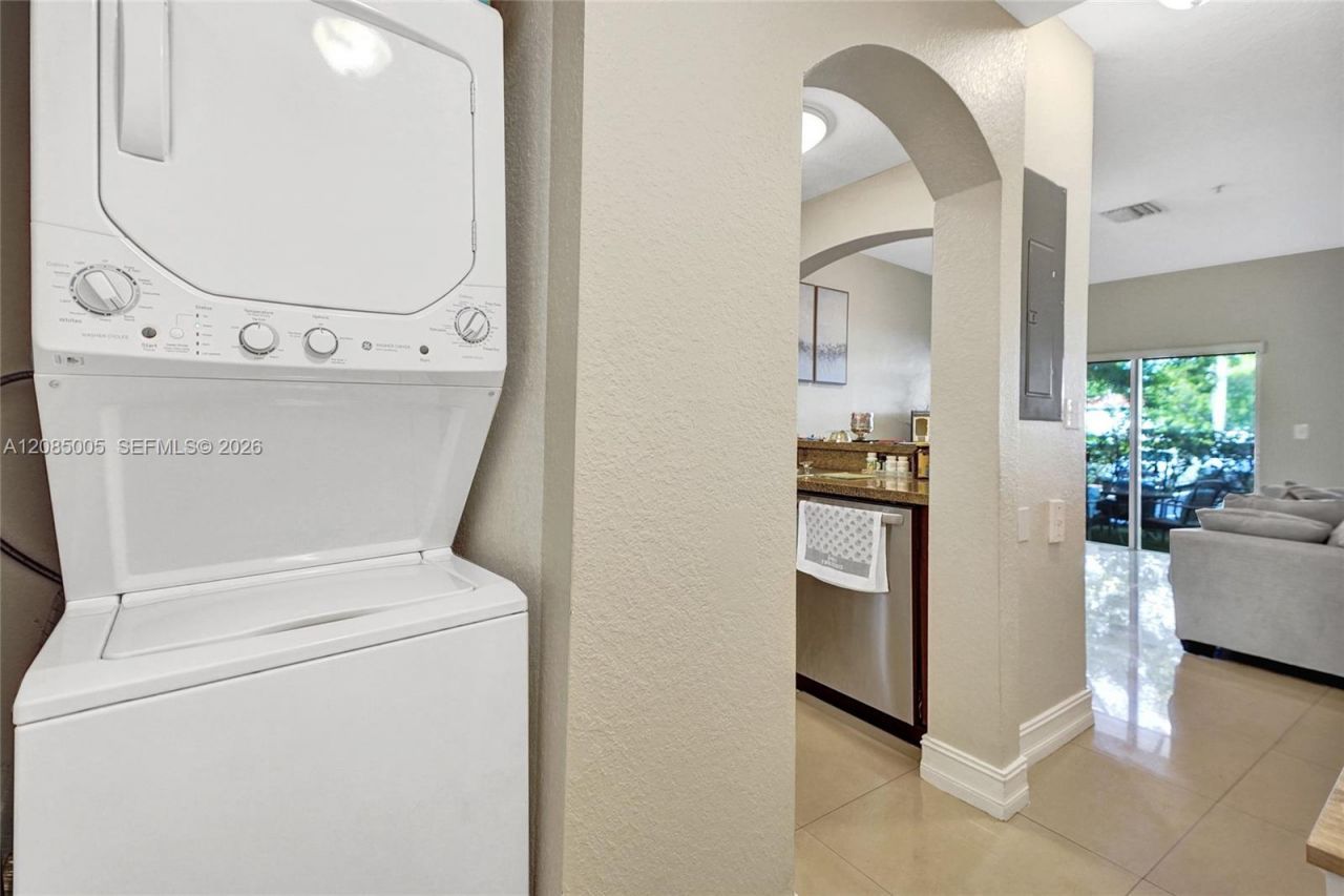 7985 NW 8th St, Unit 104A, Miami, FL 33126 Photo