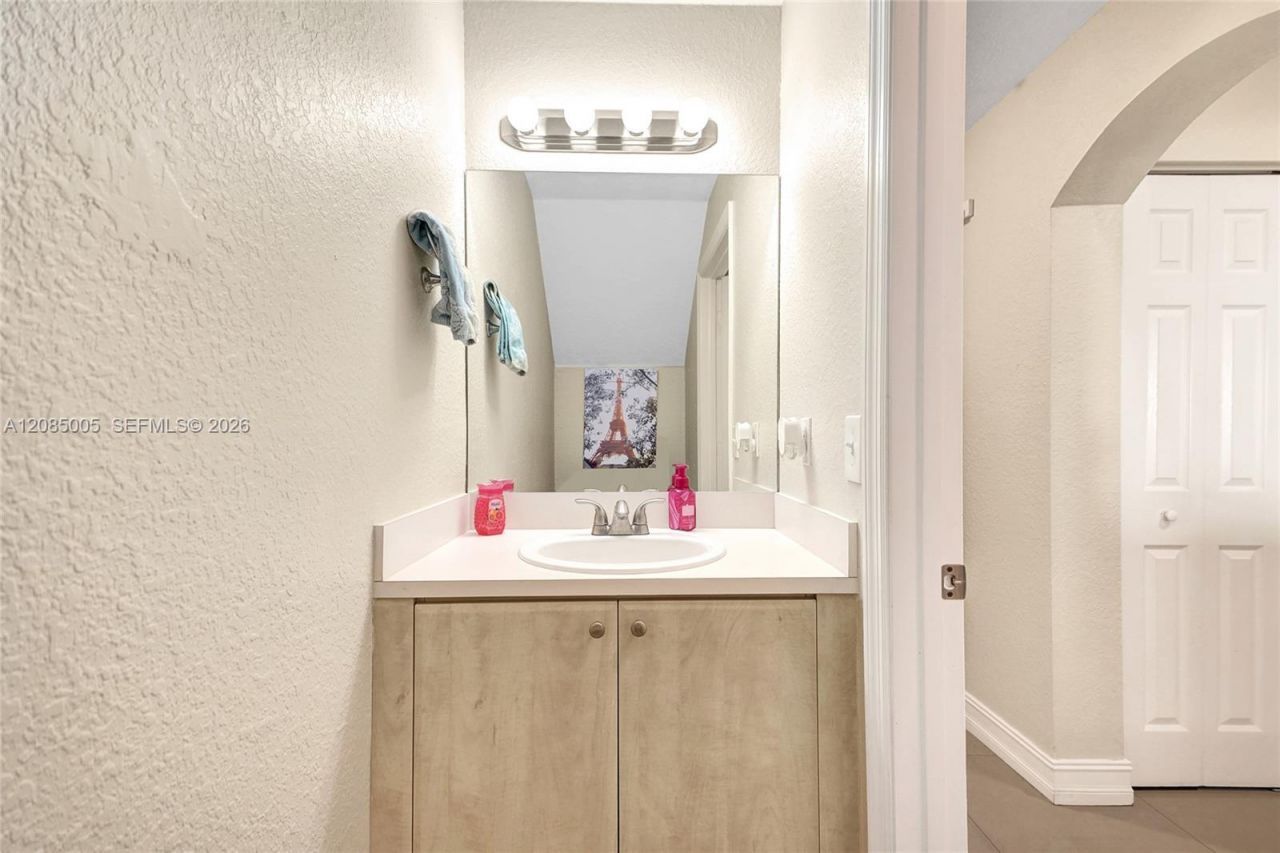 7985 NW 8th St, Unit 104A, Miami, FL 33126 Photo