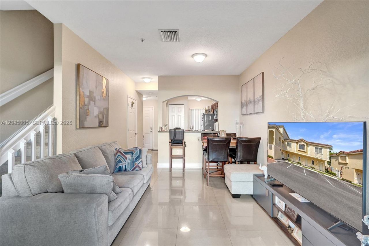 7985 NW 8th St, Unit 104A, Miami, FL 33126 Photo