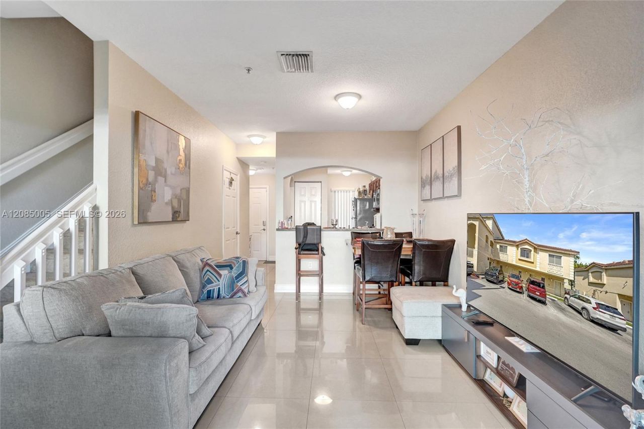 7985 NW 8th St, Unit 104A, Miami, FL 33126 Photo