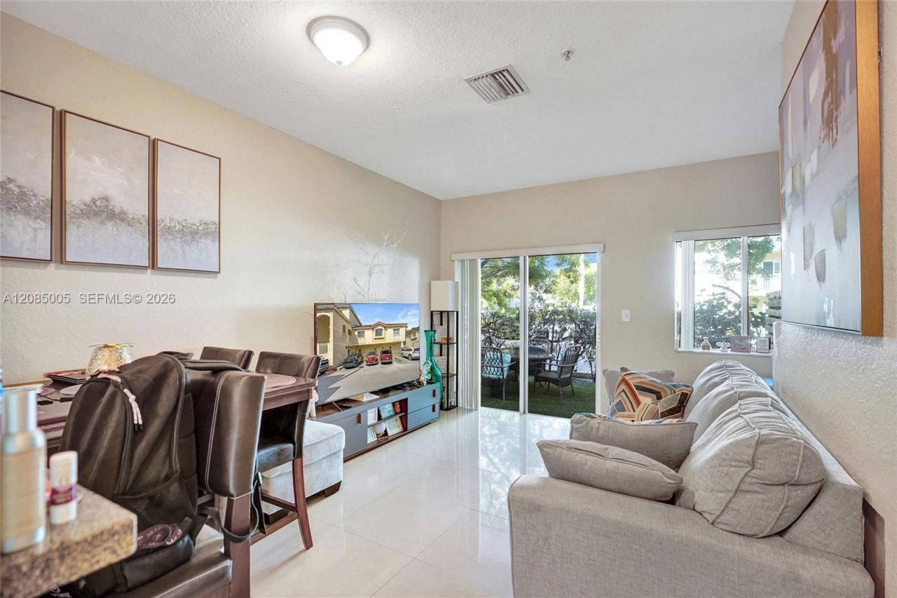 7985 NW 8th St, Unit 104A, Miami, FL 33126 Photo