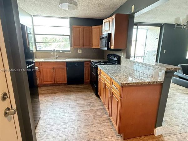 1798 NW 55th Ave, Unit 203, Lauderhill, FL 33313