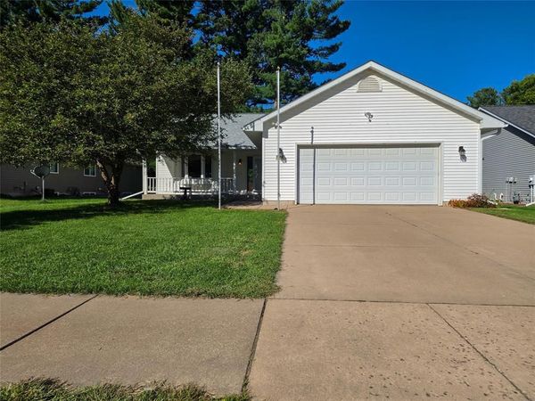 3228 Summerfield Drive, Eau Claire, WI 54701