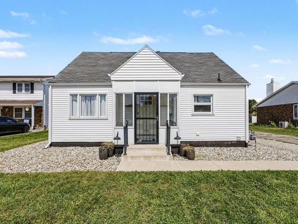610 W 15th Street, Mishawaka, IN 46544