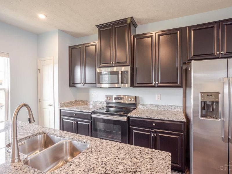 1092 Steamboat Drive, Union Township, OH 45244 Photo 7