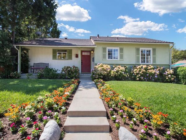 10373 Newhome Avenue, Sunland, CA 91040