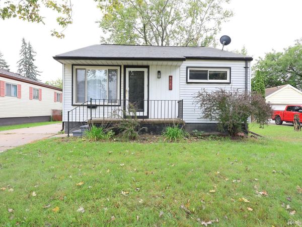 8386 CENTRAL, Center Line, Mi 48015