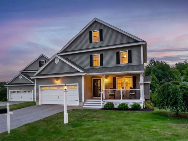 9 Comanche Cir, Unit 11, Haverhill, MA 01835
