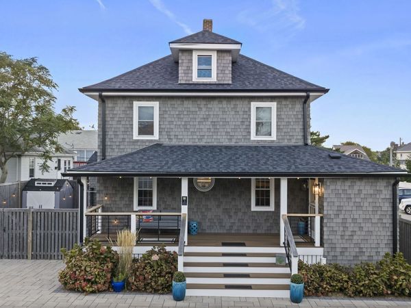 3 Lincoln St, Hull, MA 02045