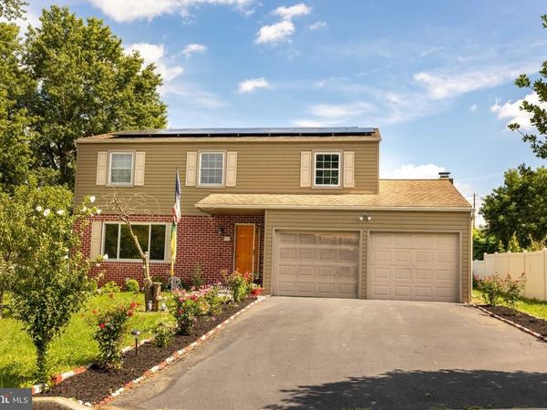527 SPRINGHOUSE COURT, HARRISBURG, PA 17111
