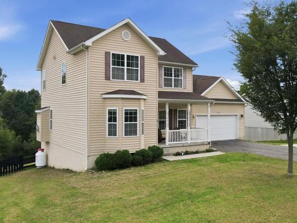 224 PARAGON DRIVE, BUNKER HILL, WV 25413