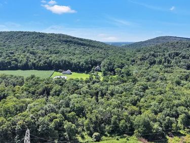 1500 LAUREL DRIVE, HOPELAND, PA 17533