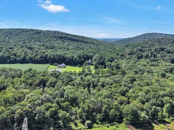 1500 LAUREL DRIVE, HOPELAND, PA 17533