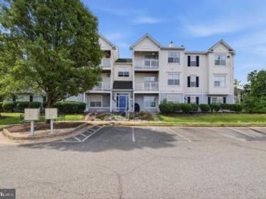 8058 LISLE DRIVE , Unit 104, MANASSAS, VA 20109