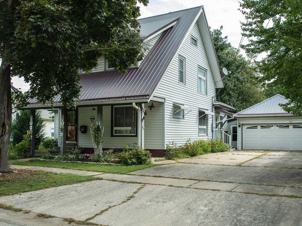 409 1st St SE , Waverly, IA 50677