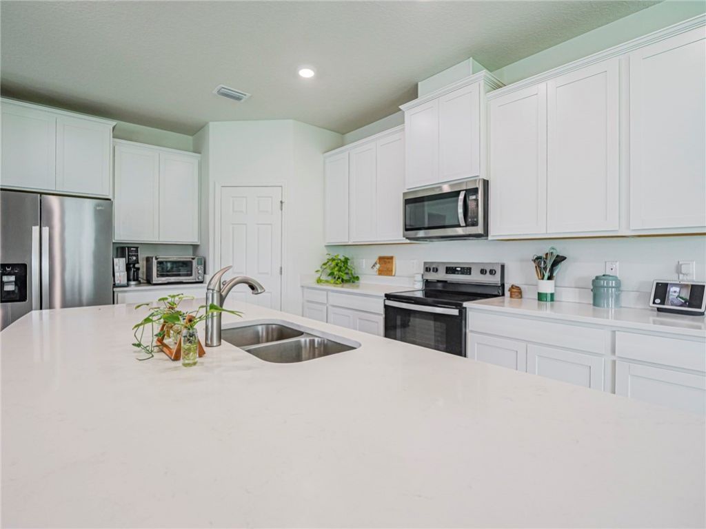 80 52nd Square, Vero Beach, FL 32968 Photo