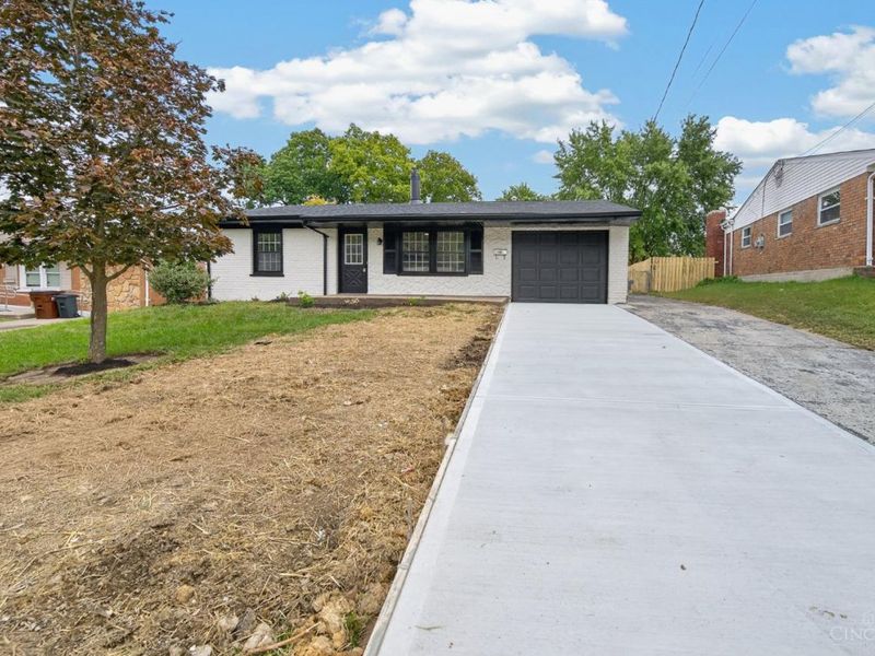10944 Lemarie Drive, Sharonville, OH 45241 Photo 4