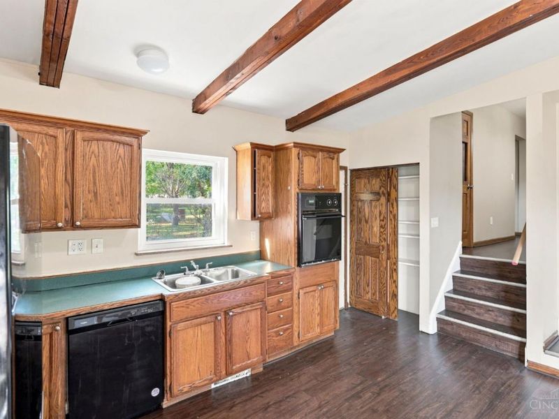 1131 Cherevilla Lane, Cincinnati, OH 45238 Photo 5