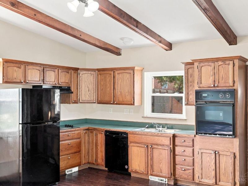1131 Cherevilla Lane, Cincinnati, OH 45238 Photo 6
