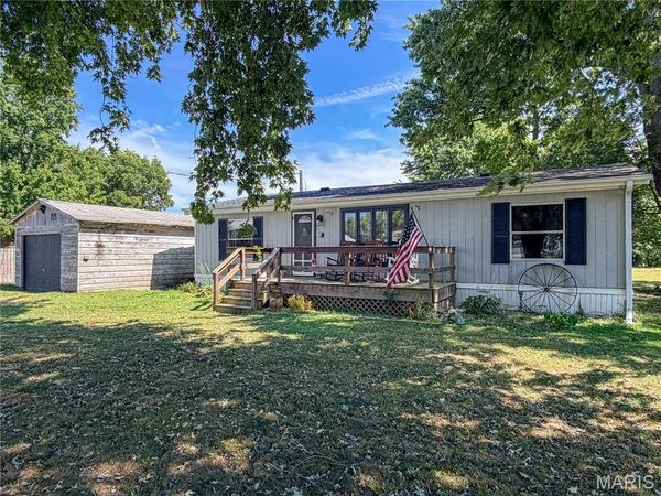 105 N Ash Street , Coffeen, IL 62017