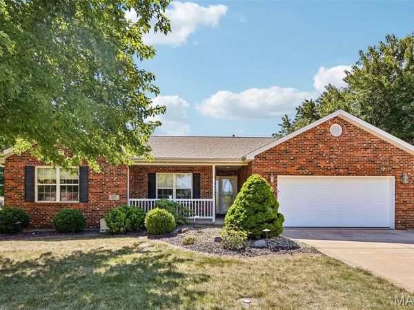 1056 Lakeview Drive, Breese, IL 62230